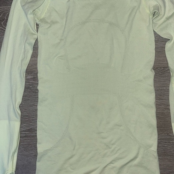 - Lululemon athletica swifty top size long sleeve size 4 bright yellow green - Picture 2 of 8